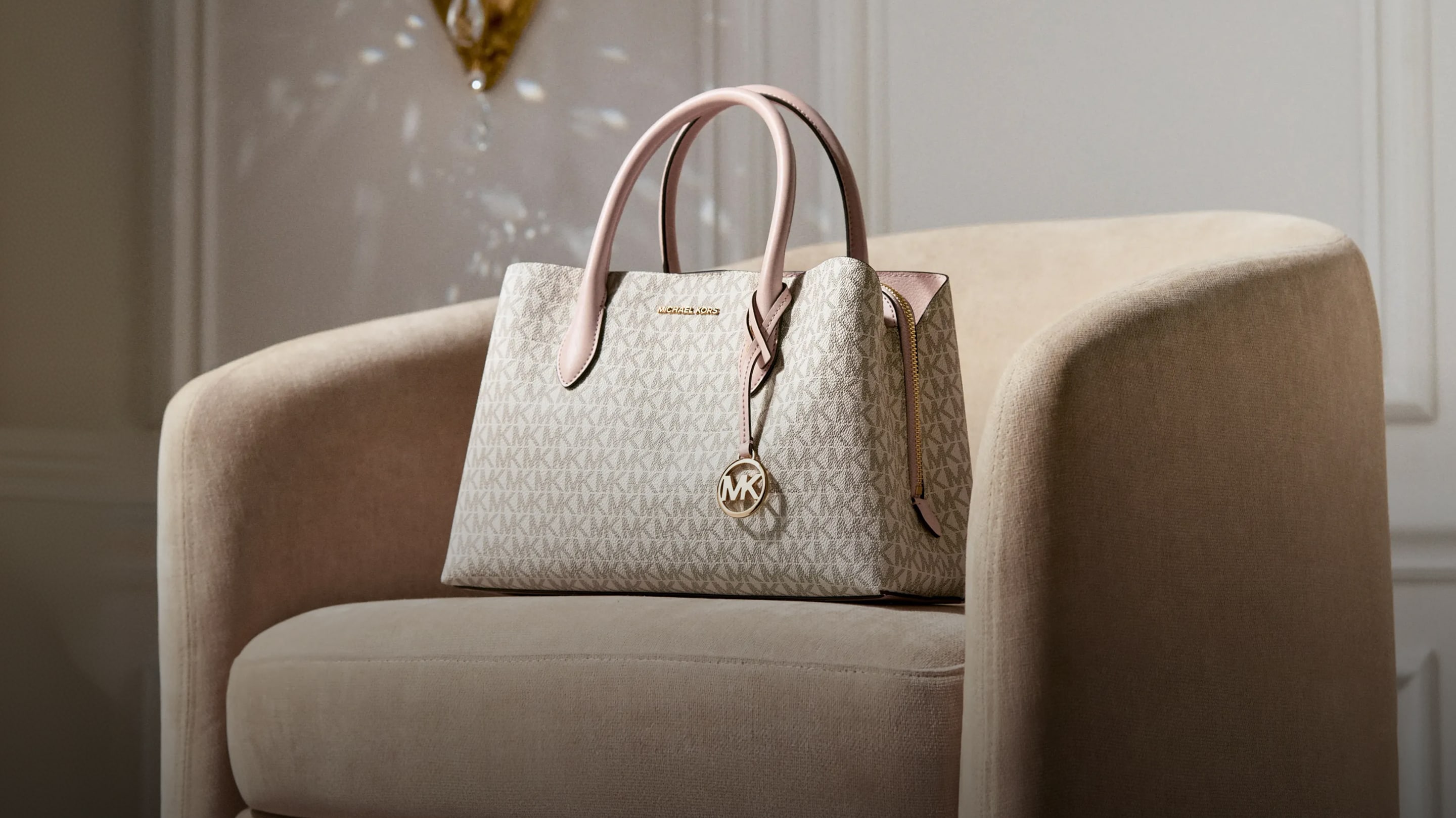 signature print maya handbag