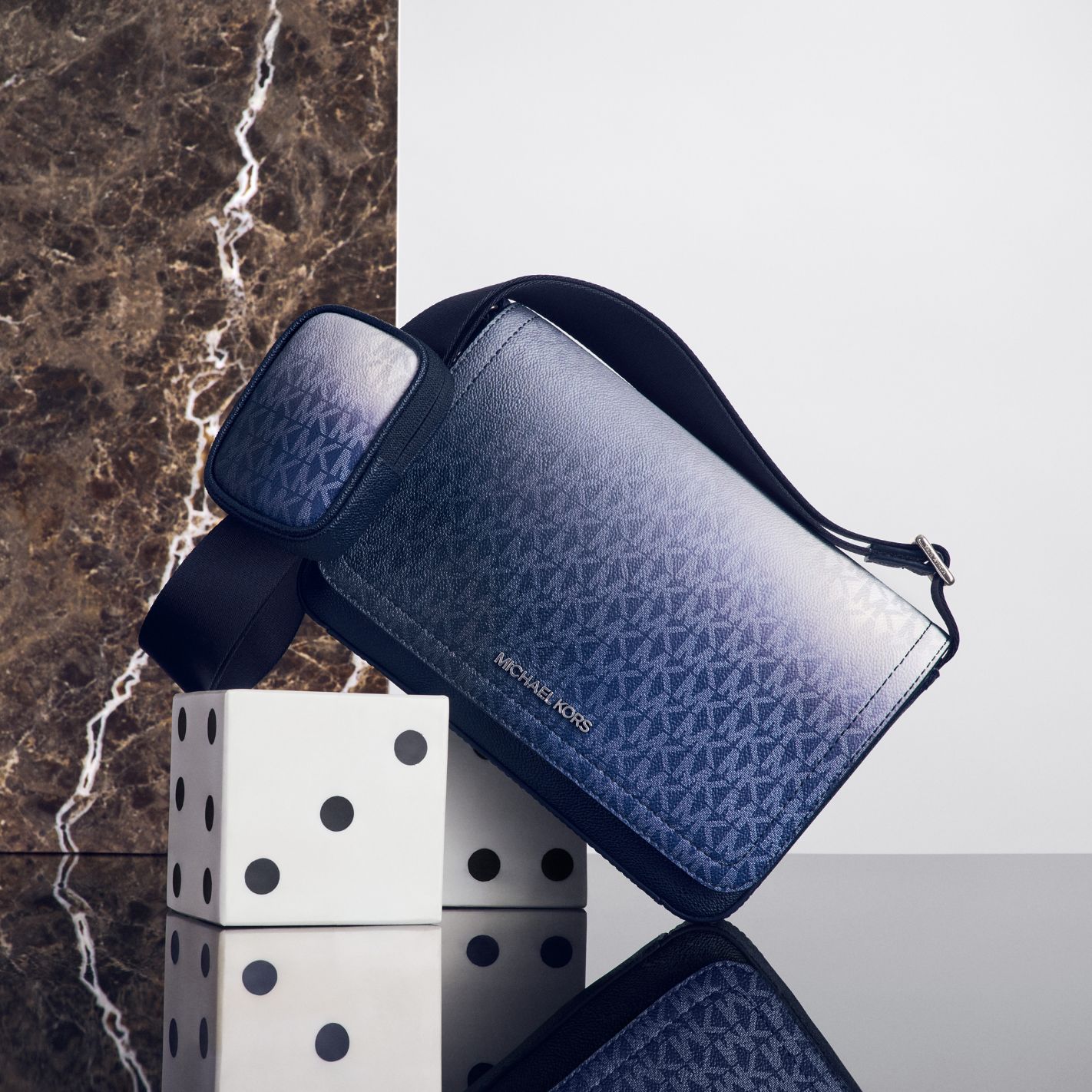 Michael Kors☆クリアケース Michel Kors ビッグロゴ 14/14Pro 楽天市場】MKの通販