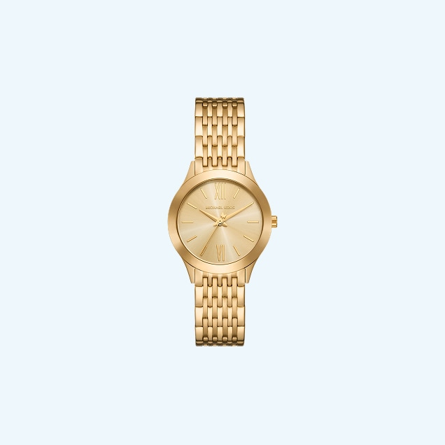 reloj en tono dorado