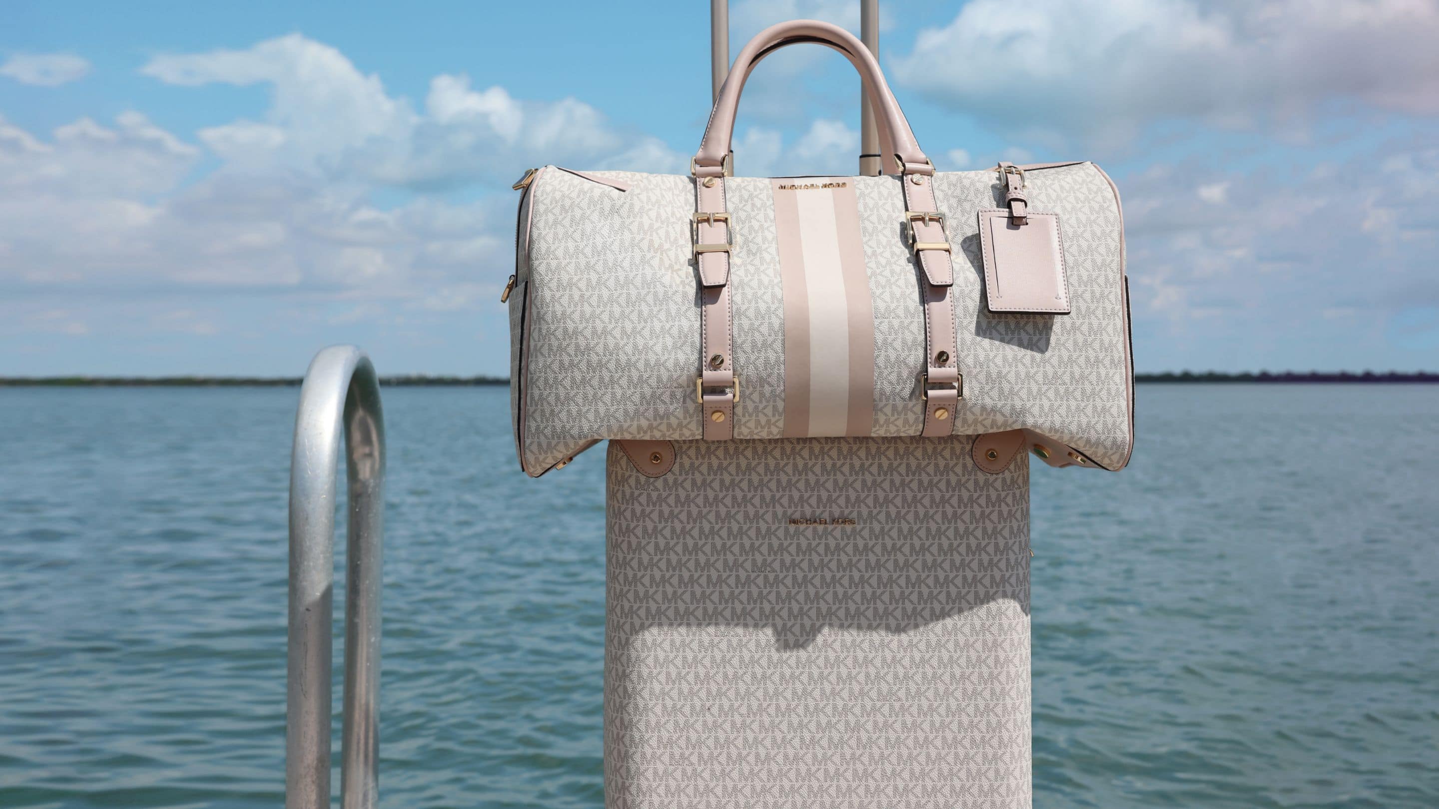 Michael Kors USA: Designer Handbags, Clothing, Menswear, Watches 