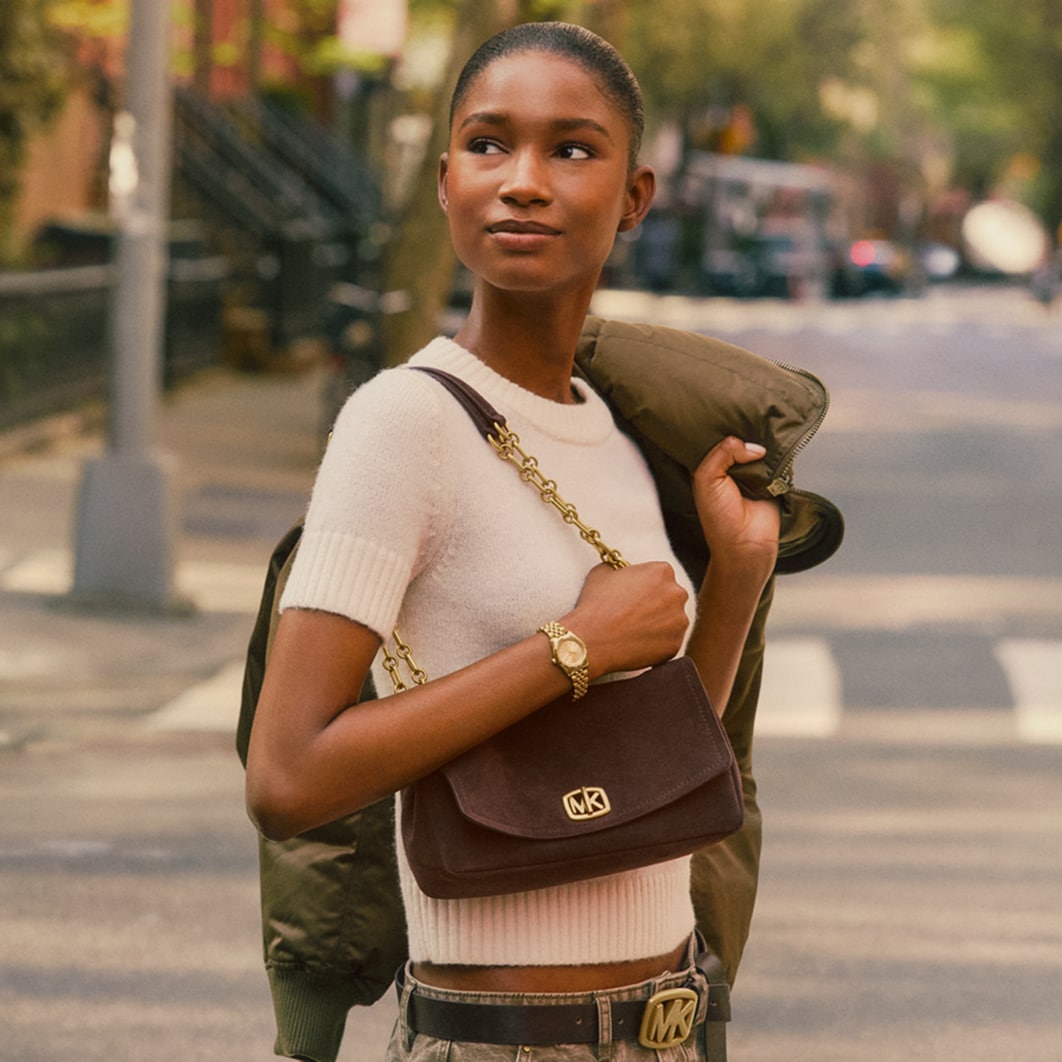 mannequin avec le sac &agrave; main bryant brun