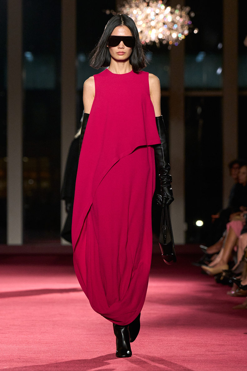model in collection clothing
