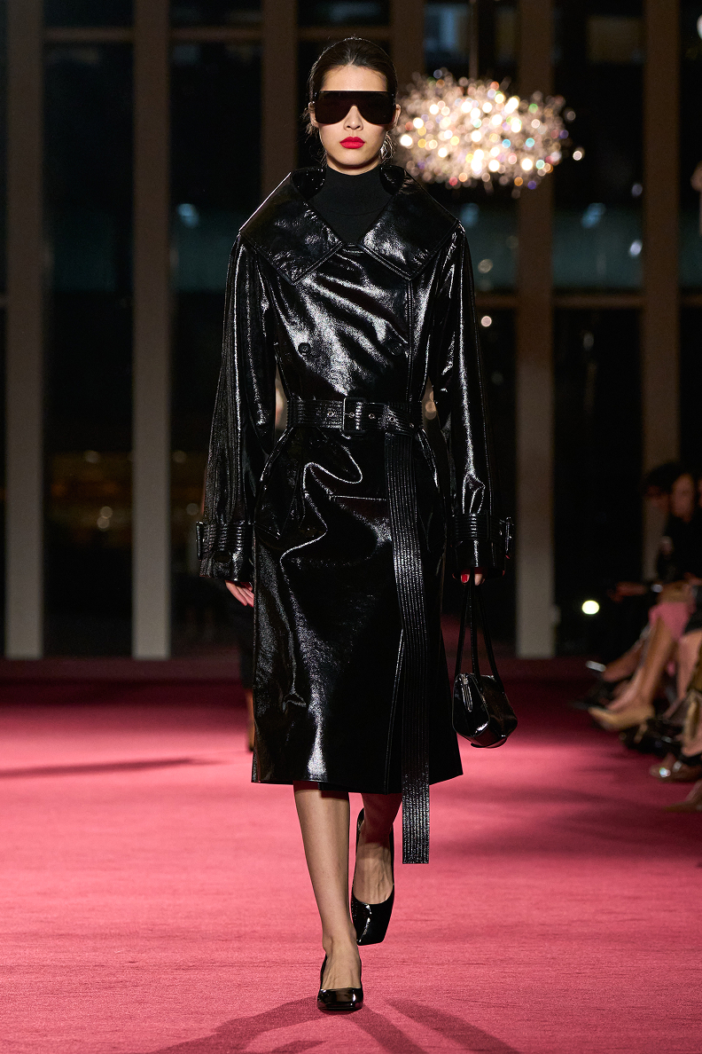 model in collection clothing