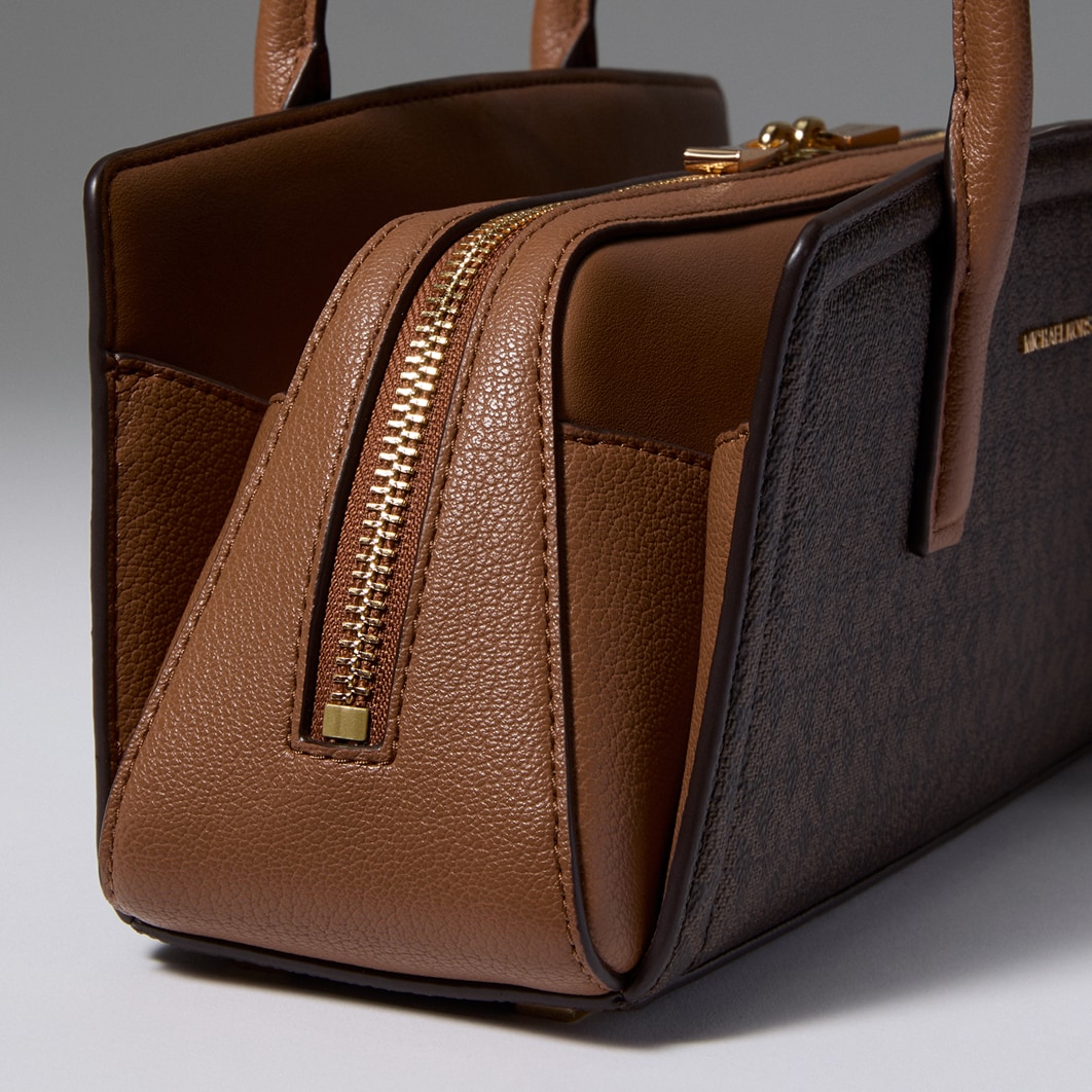 zipper of laila handbag