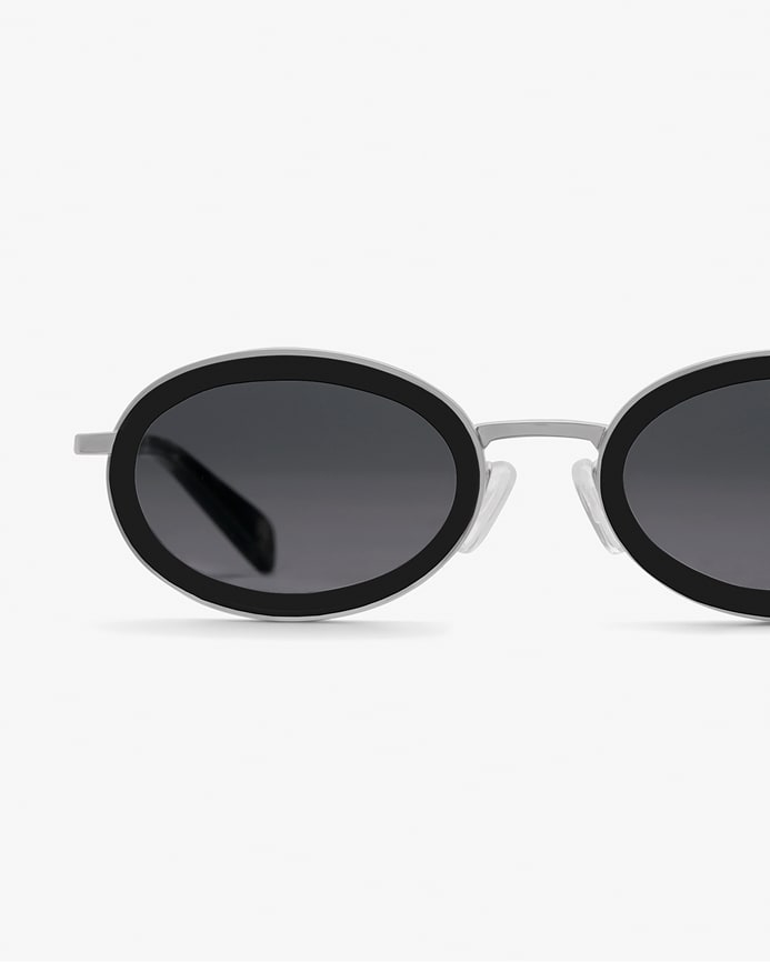 black round sunglasses