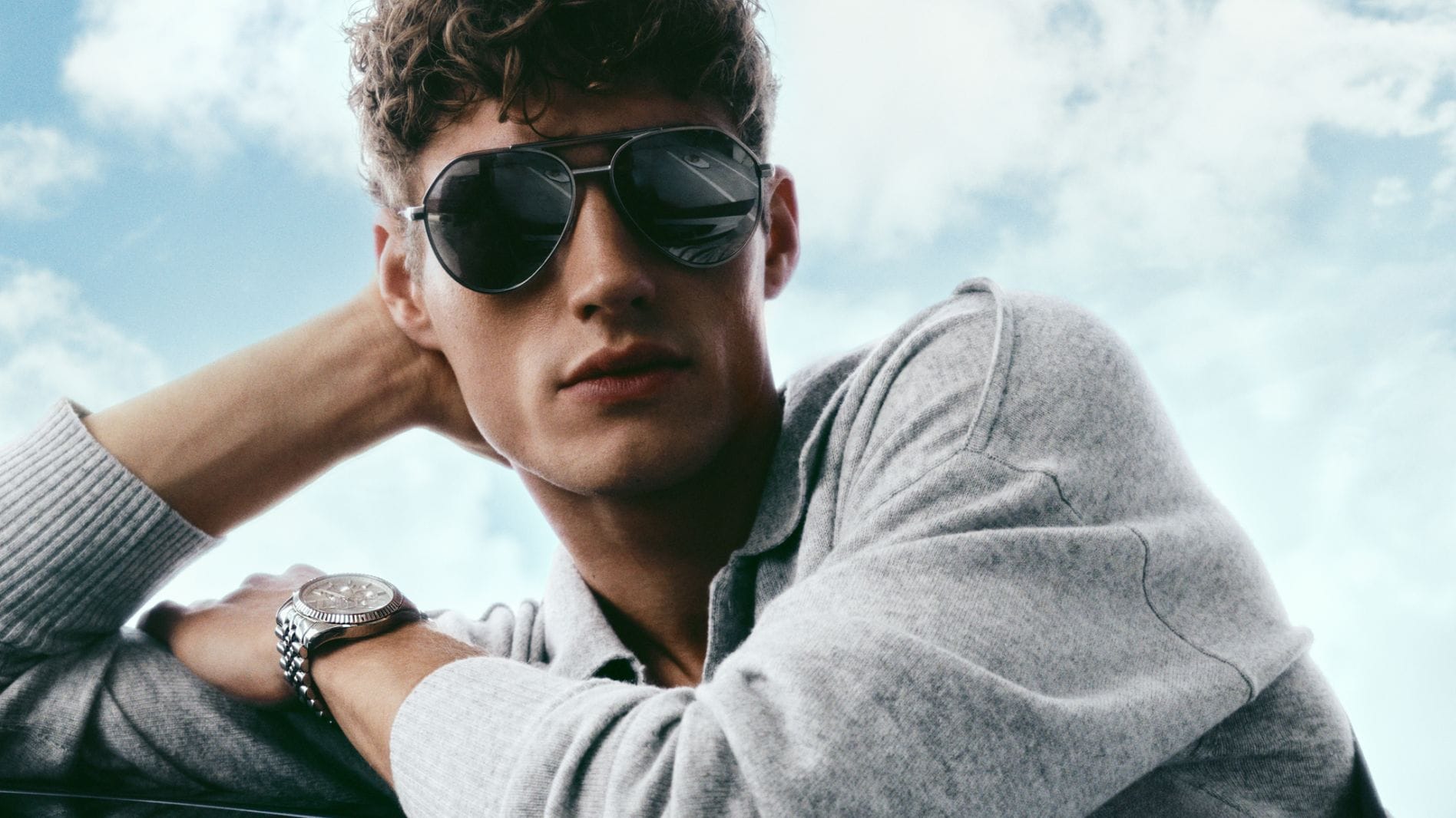 model with sunglasses