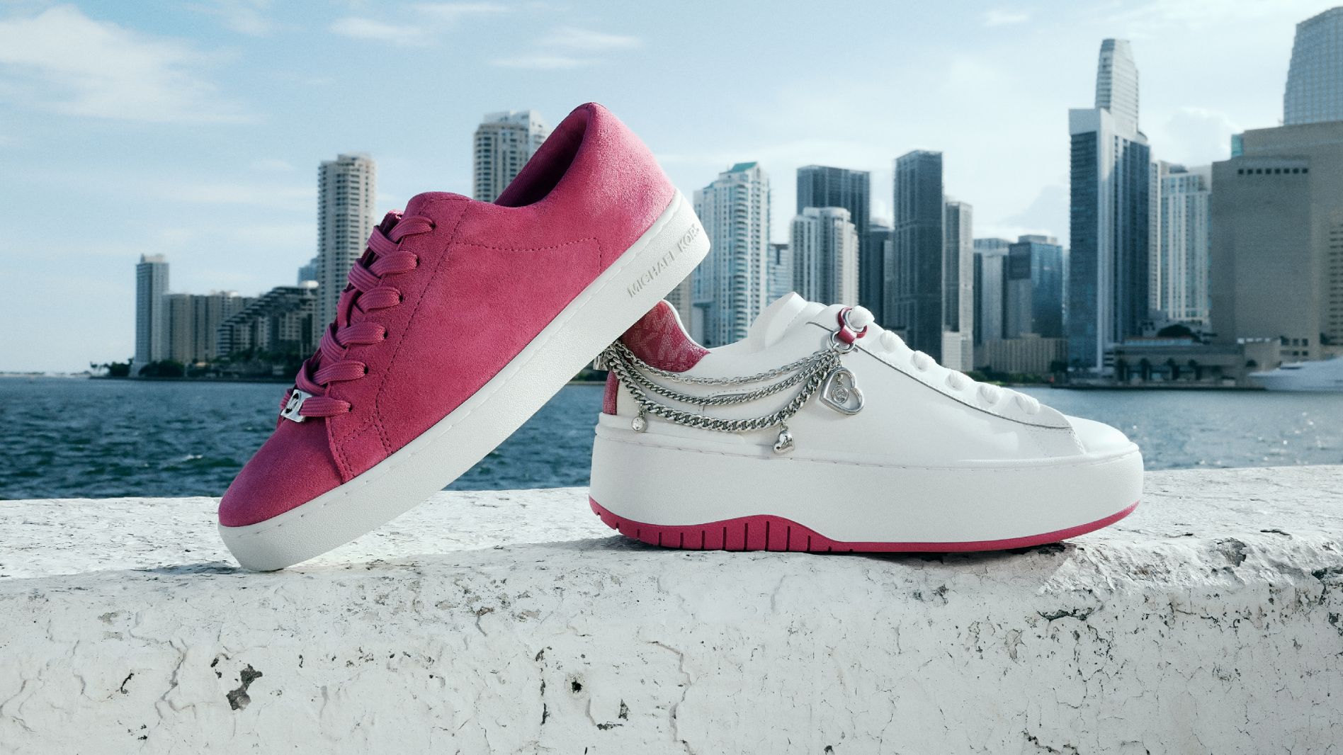 espadrilles roses et blanches