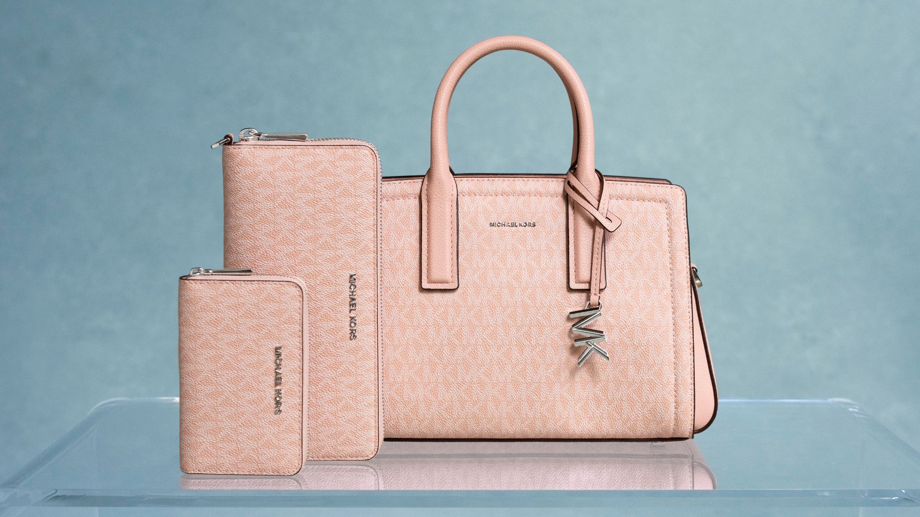 ensemble de sac &agrave; main et de portefeuille roses